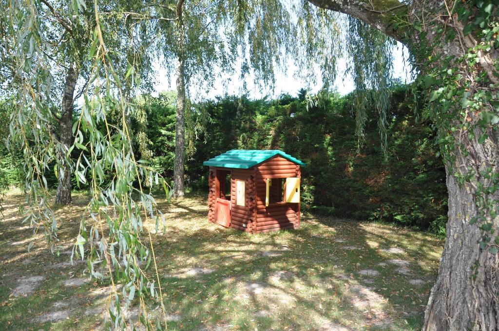Bed and Breakfast Domaine De Paguy Betbezer Exterior foto