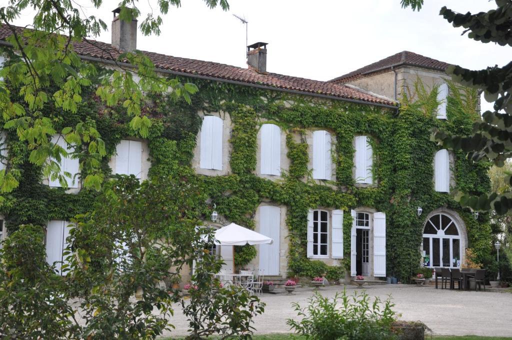 Bed and Breakfast Domaine De Paguy Betbezer Exterior foto